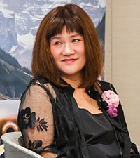 Portrait of Irene Thng, Executive Vice President and Group Treasurer, Toll Group