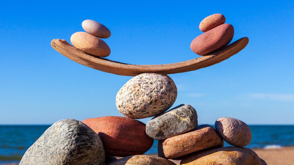 Rocks balancing cleverly at the beach