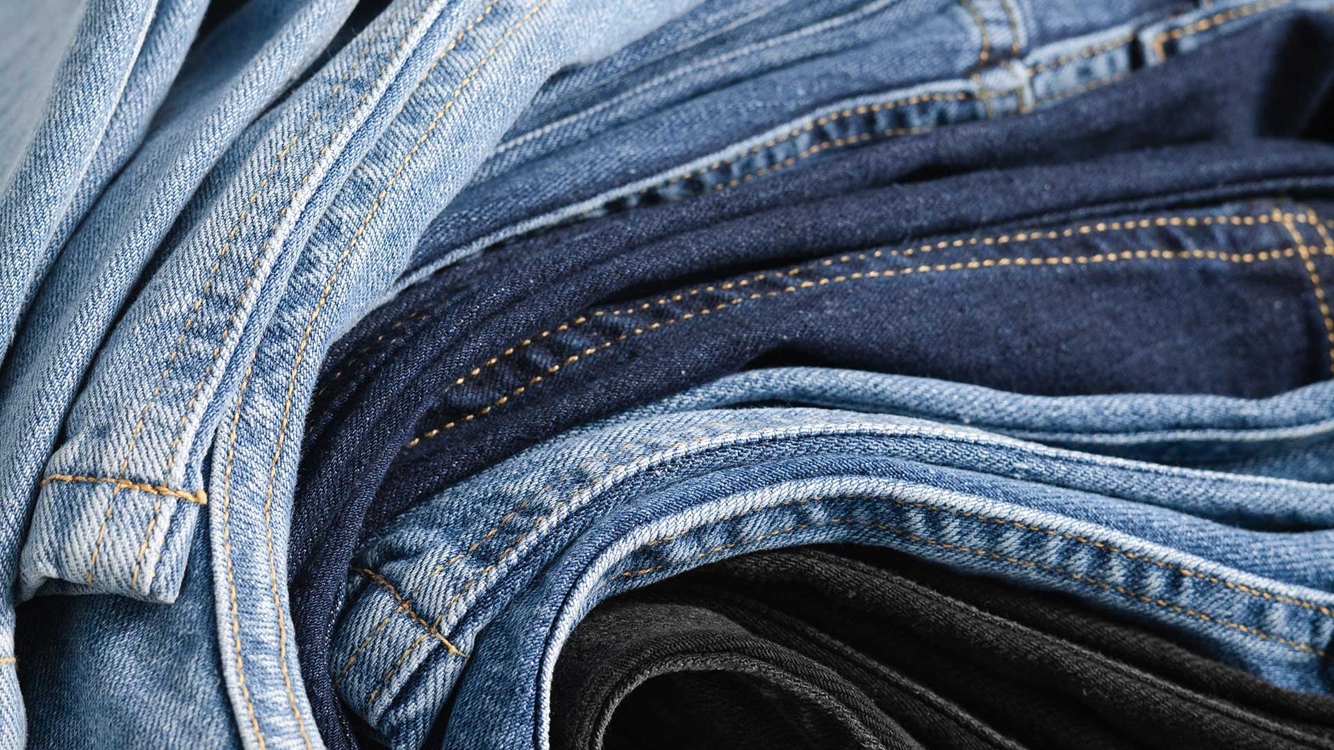 84-year-old fights off robber with a pair of jeans!