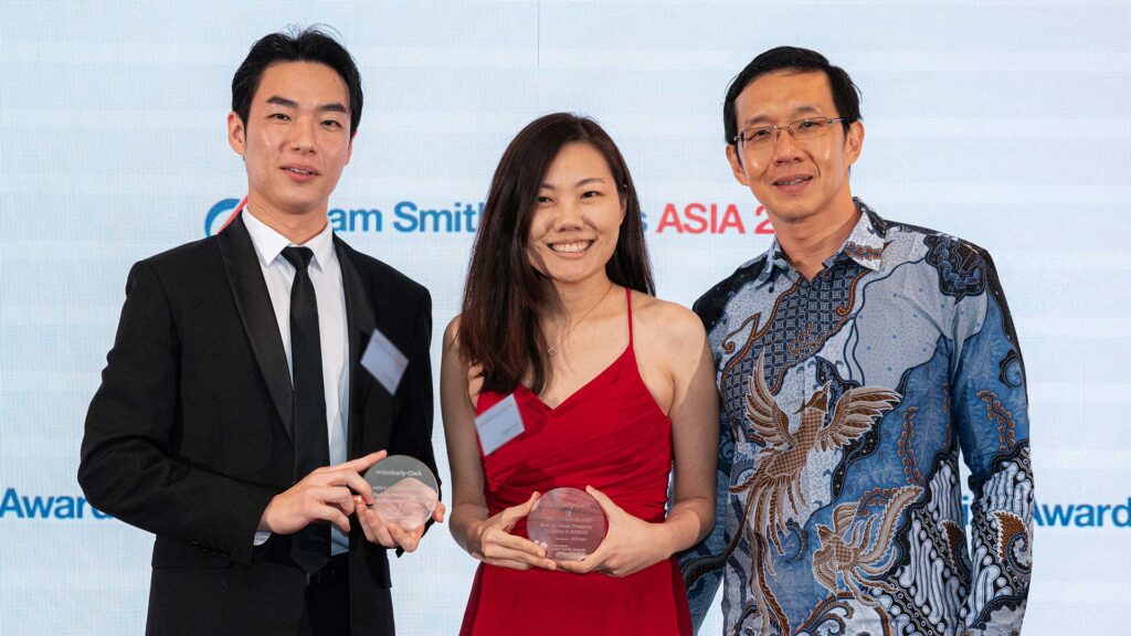 Photo of Leonard Aw and Adeline Chua, Kimberly-Clark Asia Pacific and Joey Koh, J.P. Morgan.