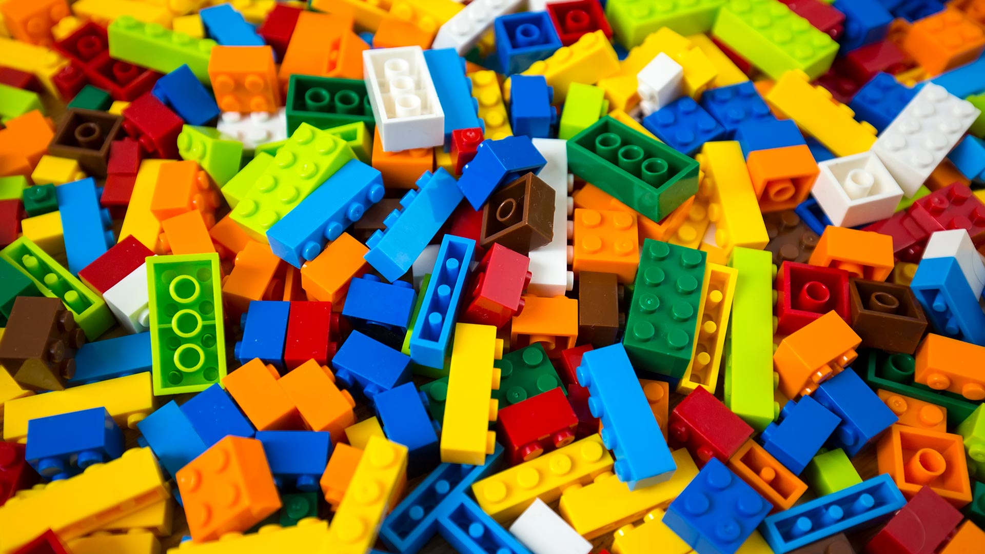 New Zealand woman breaks record running barefoot on LEGO