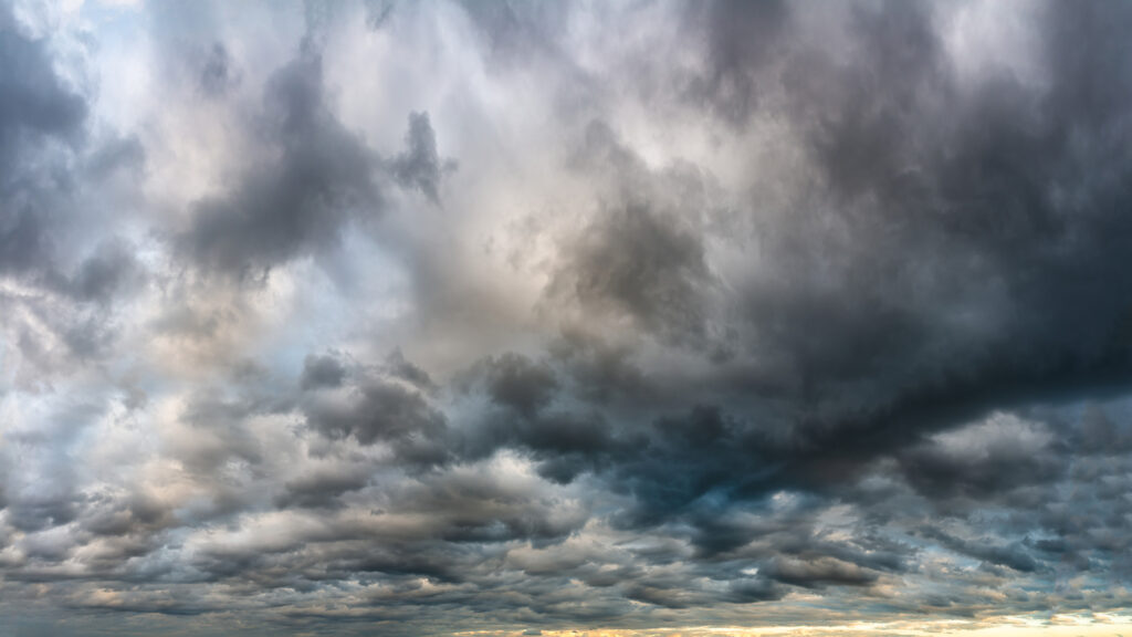 Photo of dark thunderclouds.