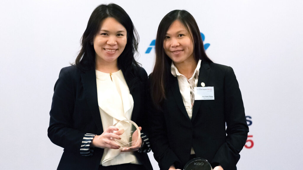 Photo of Elsa Lai, Citi and Hui Yuen Yong, Kao Corporation.