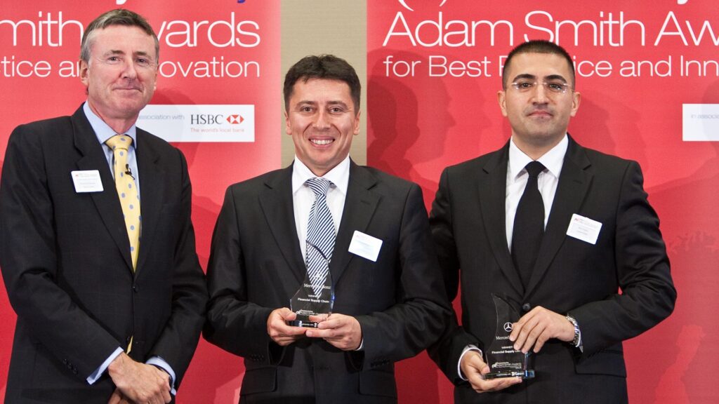 Photo of Richard Parkinson, Erhan Karakas and Bora Ergüç, Garanti.